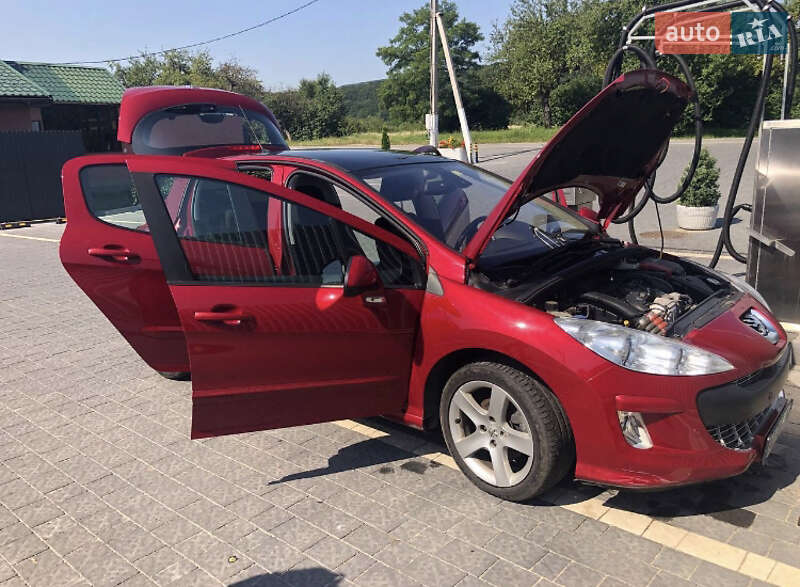Хетчбек Peugeot 308 2010 в Ужгороді
