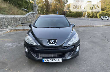 Хэтчбек Peugeot 308 2008 в Киеве