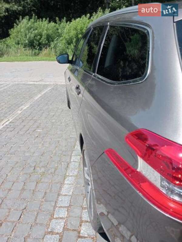 Универсал Peugeot 308 2015 в Цумани