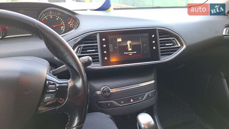 Універсал Peugeot 308 2015 в Дніпрі
