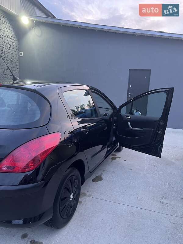 Хетчбек Peugeot 308 2008 в Каневі