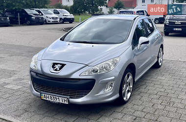 Хэтчбек Peugeot 308 2011 в 