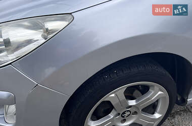 Хэтчбек Peugeot 308 2011 в Виннице