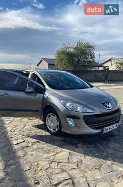 Хэтчбек Peugeot 308 2010 в Березному