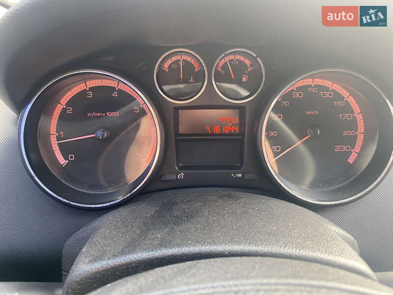 Хэтчбек Peugeot 308 2010 в Березному