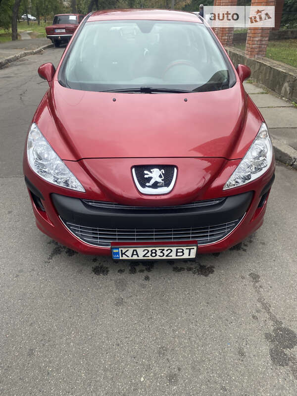 Хетчбек Peugeot 308 2008 в Києві