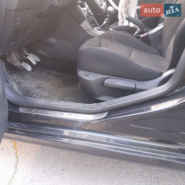 Універсал Peugeot 308 2011 в Калуші