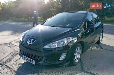 Хэтчбек Peugeot 308 2008 в Горишних Плавнях