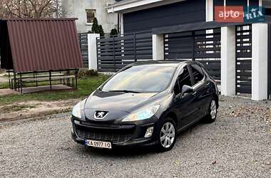 Хэтчбек Peugeot 308 2008 в Киеве