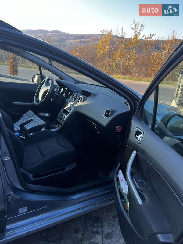 Универсал Peugeot 308 2010 в Тячеве