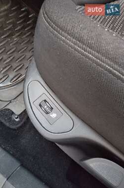 Хэтчбек Peugeot 308 2012 в 