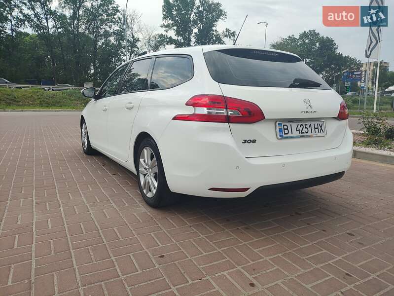 Peugeot 308 2016