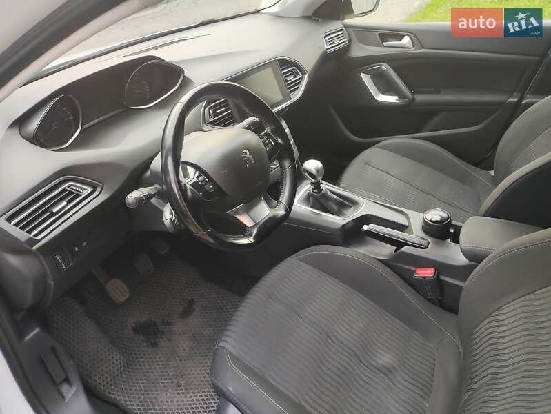 Универсал Peugeot 308 2016 в Полтаве