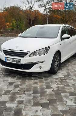 Универсал Peugeot 308 2015 в Чорткове