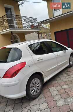 Хетчбек Peugeot 308 2010 в Чернівцях