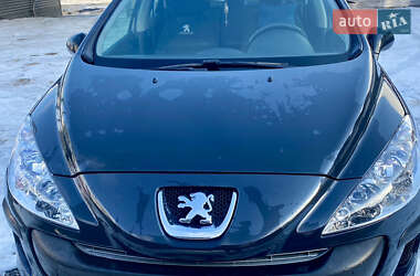 Универсал Peugeot 308 2011 в Черной Тисе