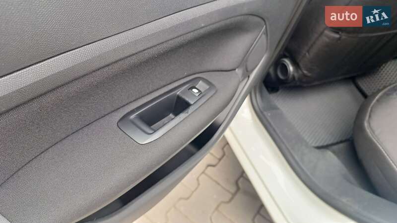 Універсал Peugeot 308 2016 в Києві фото 15 Універсал Peugeot 308 2016 в Києві