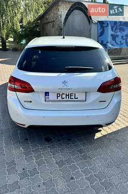 Универсал Peugeot 308 2015 в Сновске