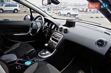 Хэтчбек Peugeot 308 2009 в 