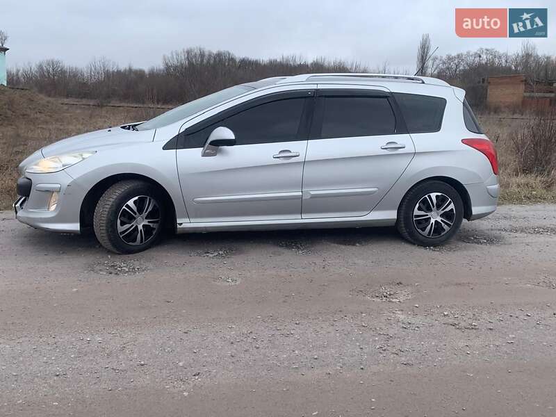 Универсал Peugeot 308 2010 в Иванове