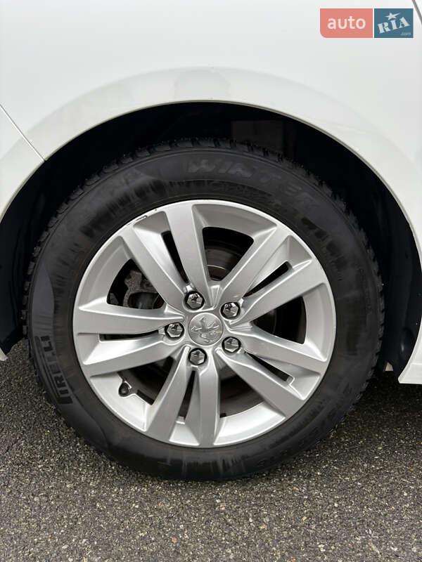 Универсал Peugeot 308 2016 в Киеве