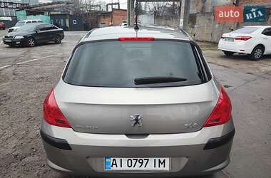 Хэтчбек Peugeot 308 2010 в 