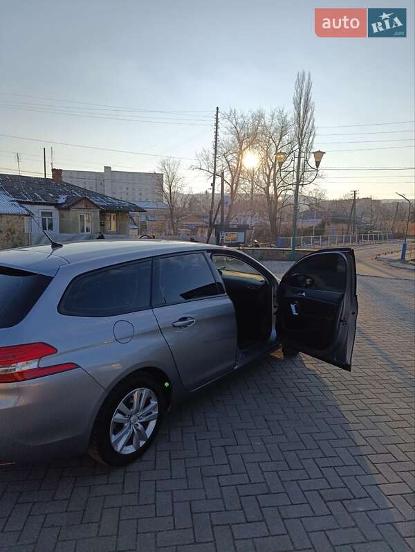 Универсал Peugeot 308 2015 в Могилев-Подольске