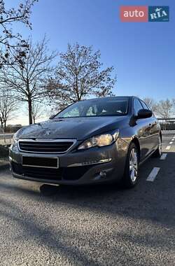 Універсал Peugeot 308 2016 в Долині