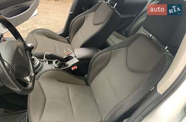 Хэтчбек Peugeot 308 2013 в 
