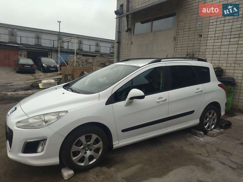 Універсал Peugeot 308 2011 в Кам'янському