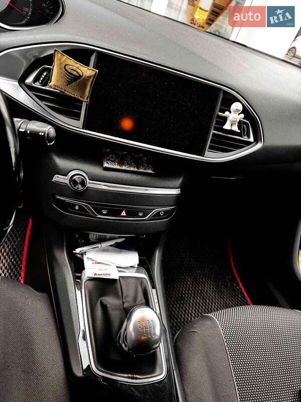 Універсал Peugeot 308 2015 в Мукачевому