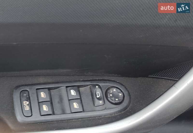 Универсал Peugeot 308 2009 в Бориславе