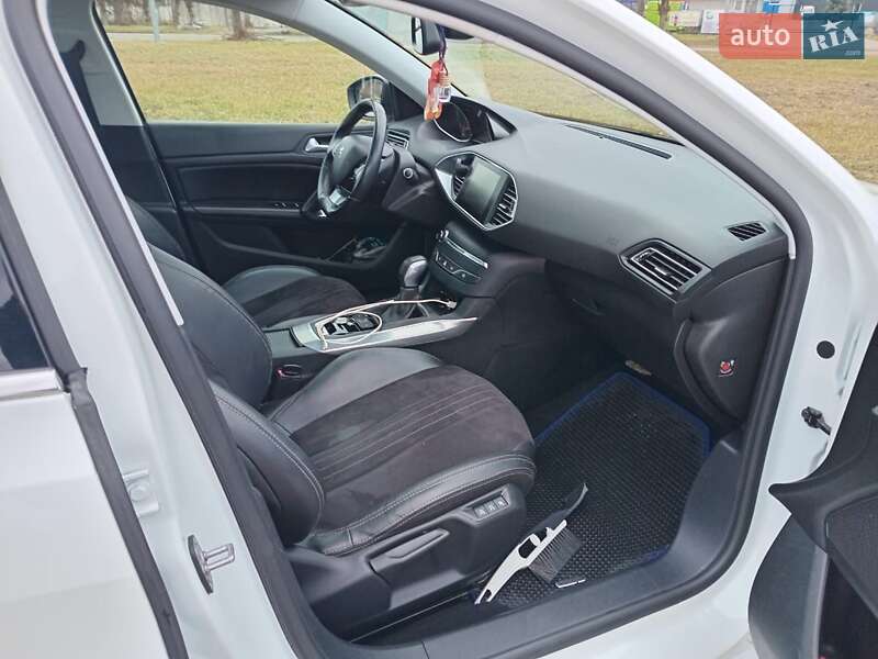 Универсал Peugeot 308 2014 в Бродах