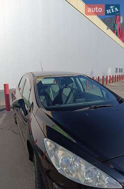 Хэтчбек Peugeot 308 2010 в 