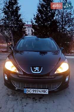 Хэтчбек Peugeot 308 2010 в 