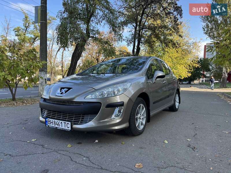 Хэтчбек Peugeot 308 2011 в Николаеве