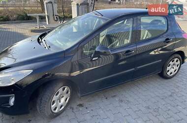 Хэтчбек Peugeot 308 2011 в 