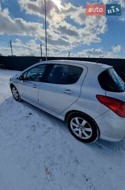 Хэтчбек Peugeot 308 2012 в Киеве