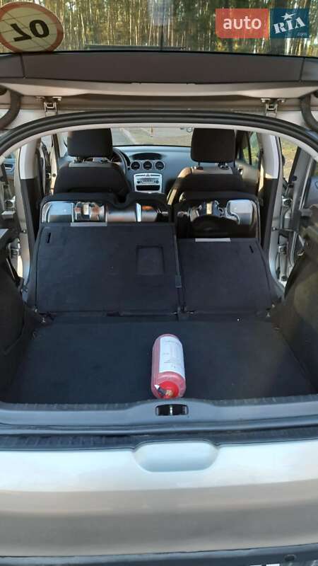 Хэтчбек Peugeot 308 2012 в Чернигове