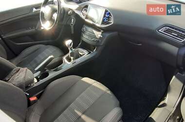 Универсал Peugeot 308 2015 в 