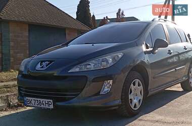 Универсал Peugeot 308 2010 в Вараше