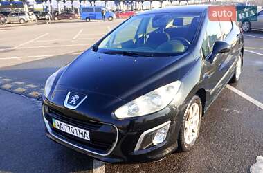 Хэтчбек Peugeot 308 2011 в Киеве