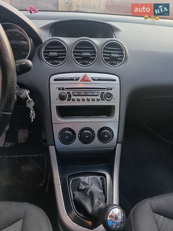 Универсал Peugeot 308 2013 в Дубно