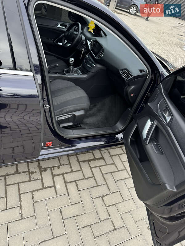 Универсал Peugeot 308 2015 в Ивано-Франковске фото 17 Универсал Peugeot 308 2015 в Ивано-Франковске