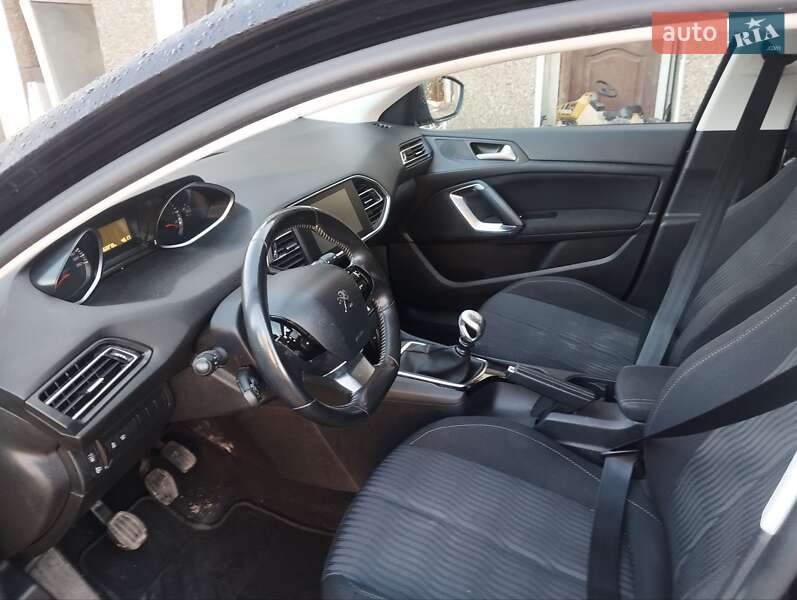 Універсал Peugeot 308 2015 в Волочиську