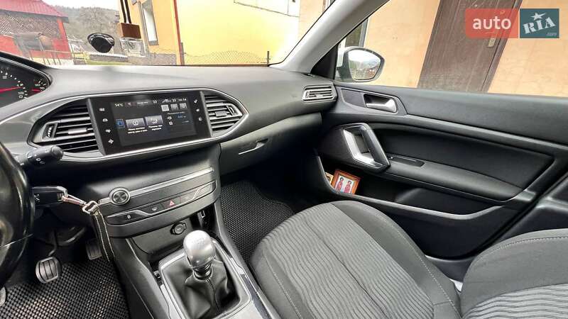 Універсал Peugeot 308 2015 в Яремчі