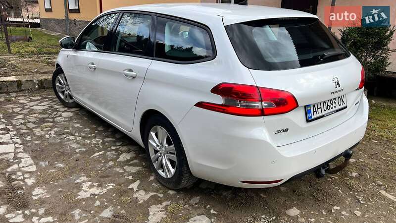 Універсал Peugeot 308 2015 в Яремчі