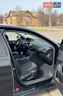 Хетчбек Peugeot 308 2014 в 