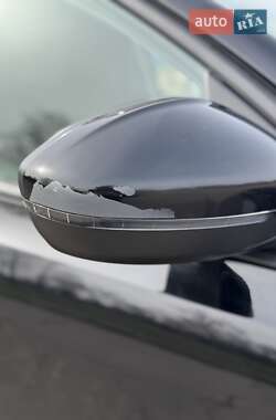 Хетчбек Peugeot 308 2014 в 