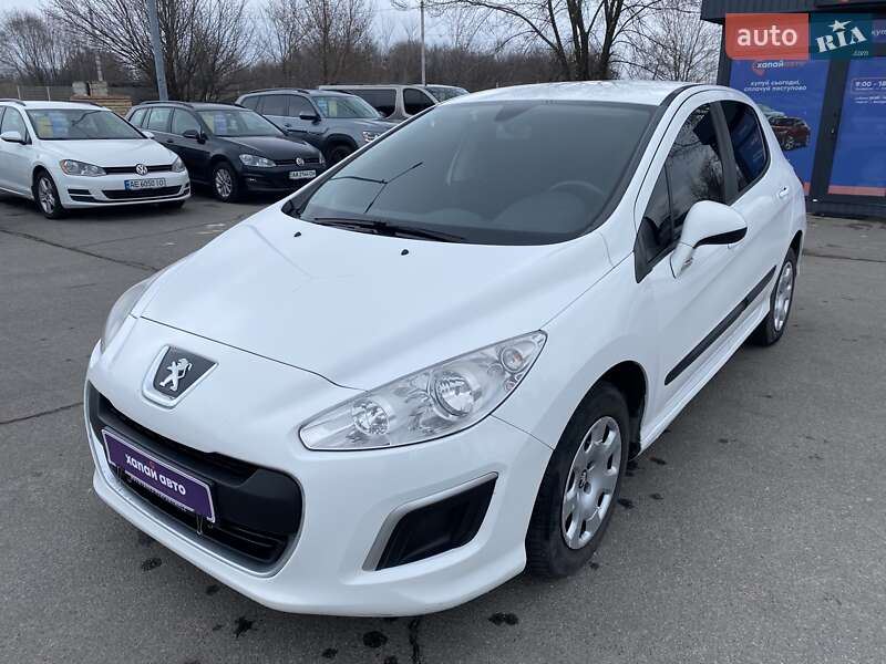 Хэтчбек Peugeot 308 2012 в 